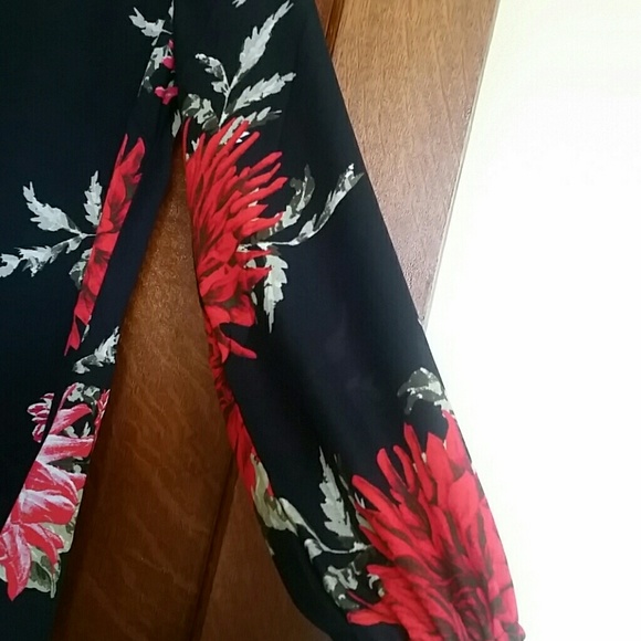 BAILEYBLUE Flowered Dress M NWOT - Picture 2 of 8